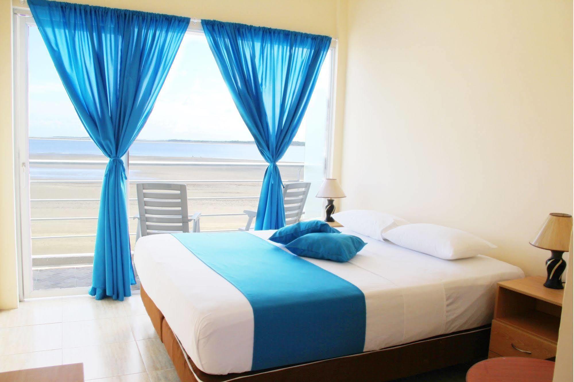 Hotel Crucero Cojimíes Buitenkant foto